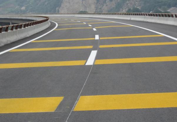 冬天道路標(biāo)線進(jìn)行施工，應(yīng)該注意這些事項(xiàng)！