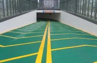 地坪漆和環(huán)氧地坪漆不要亂選，弄清各自的3點(diǎn)特性，再看4點(diǎn)區(qū)別