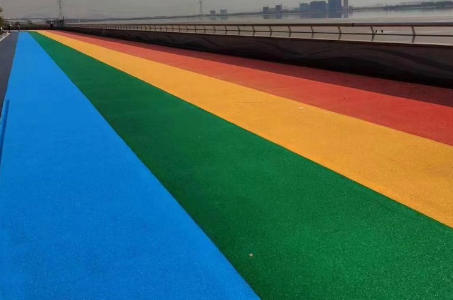 不同道路場(chǎng)景如何選十堰恐龍化工道路標(biāo)線(xiàn)涂料？